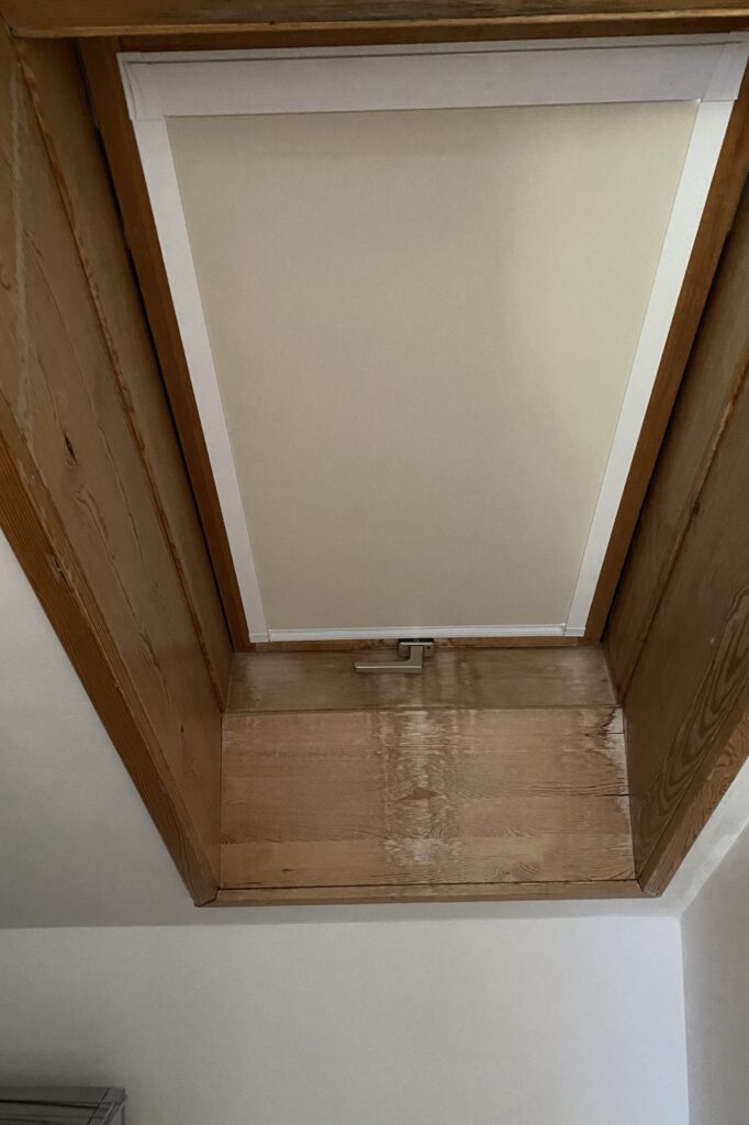 Dachfenster mit Verdunkelungsrollo